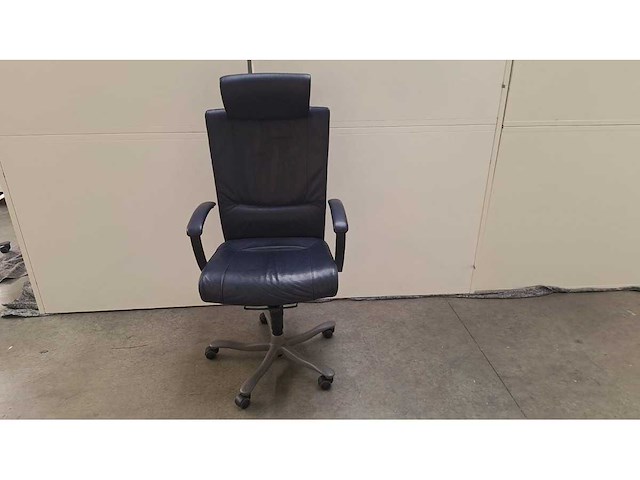 Kinnarps - lederen directiebureaustoel - afbeelding 1 van  10