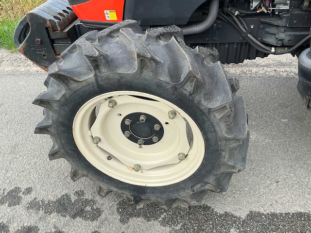 Kioti dk551c vierwielaangedreven landbouwtractor - afbeelding 30 van  30