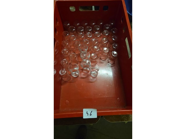 Kist glaasjes - afbeelding 1 van  1