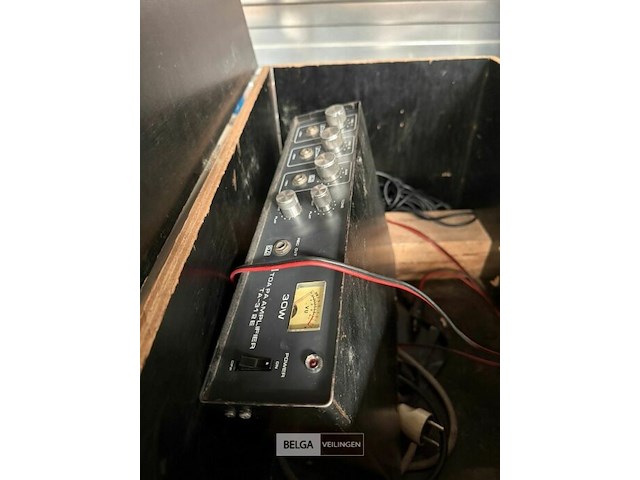 Kist met 2 megafoon systemen - afbeelding 4 van  4