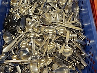 Kist met bestek - afbeelding 1 van  1