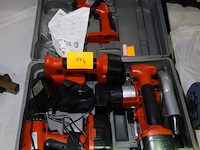 Kist met divers electrisch materiaal - afbeelding 3 van  4