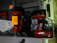 Kist met divers electrisch materiaal - afbeelding 2 van  4