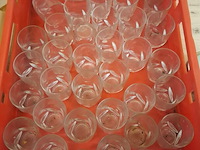 Kist met glaasjes - afbeelding 1 van  1