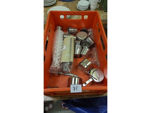 Kist met inox potjes - afbeelding 1 van  1