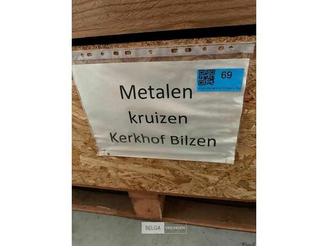 Kist met kruisen - afbeelding 2 van  5