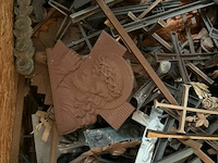 Kist met kruisen - afbeelding 5 van  5