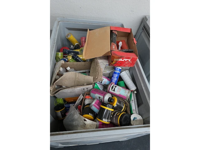 Kist sanitair verbruiksmateriaal met hilti hdm 500 - afbeelding 1 van  13