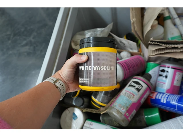 Kist sanitair verbruiksmateriaal met hilti hdm 500 - afbeelding 10 van  13