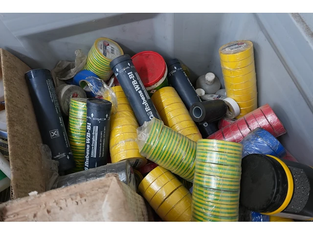 Kist sanitair verbruiksmateriaal met hilti hdm 500 - afbeelding 11 van  13