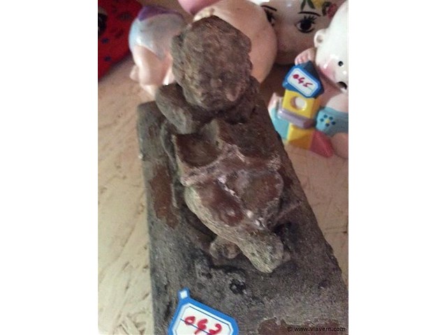 Kistje kind (steen) - afbeelding 2 van  3