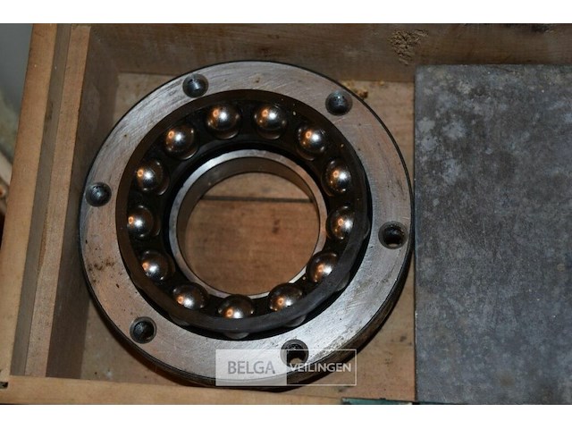 Kistje met lagers - afbeelding 2 van  4