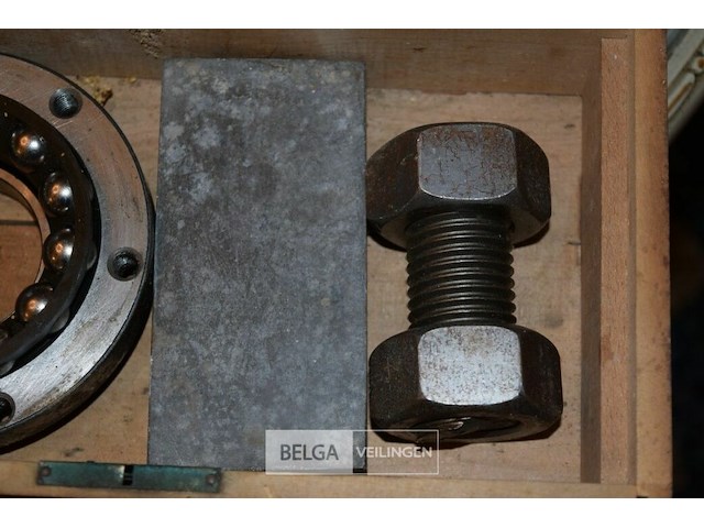 Kistje met lagers - afbeelding 3 van  4