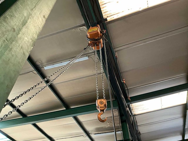 Kito kettingtakel op zwenkarm (2x) - afbeelding 7 van  7