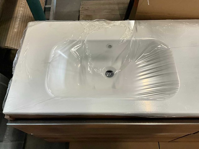 Kivu badkamerkast met wastafelblad kolomkast en spiegel - afbeelding 8 van  11