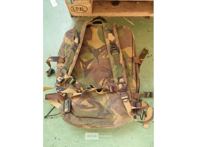 Kl landmacht medische veldrugzak 45l dpm camo - afbeelding 2 van  3