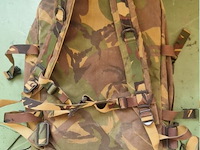 Kl landmacht medische veldrugzak 45l dpm camo - afbeelding 2 van  3