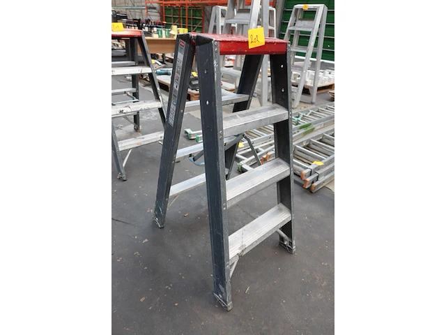 Klapladder aluminium altrex - afbeelding 1 van  2