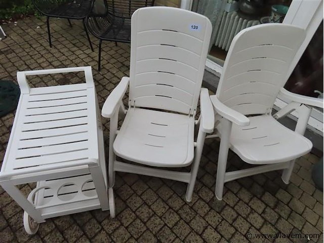 Klapstoelen + roltafeltje - afbeelding 1 van  3