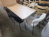 Klaptafel met 3 diverse stoelen flexfurn