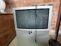 Klassieke 100 hz crt-televisie van loewe systems en staanlamp - afbeelding 3 van  7