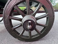 Klassieke antieke 4-wielige houten boerenwagen - afbeelding 6 van  8
