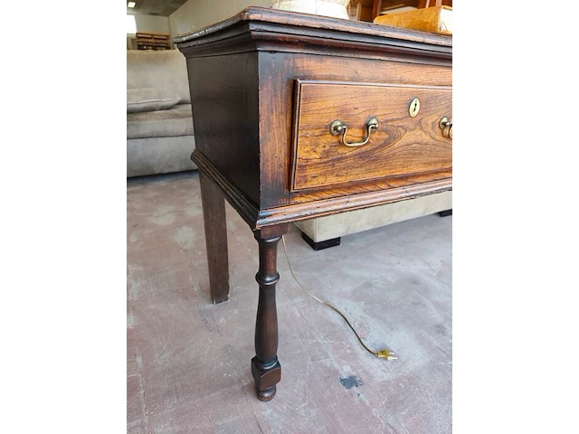 Klassieke antieke engelse dressoir met 3 laden 175x50x80 cm - afbeelding 4 van  8