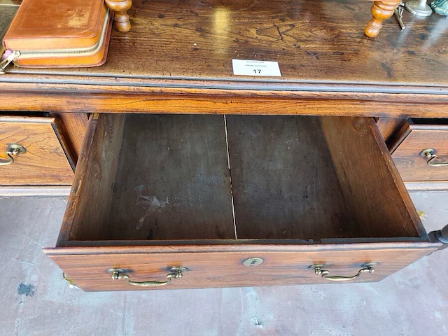 Klassieke antieke engelse dressoir met 3 laden 175x50x80 cm - afbeelding 7 van  8