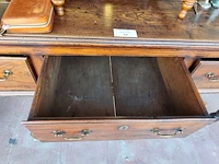 Klassieke antieke engelse dressoir met 3 laden 175x50x80 cm - afbeelding 7 van  8