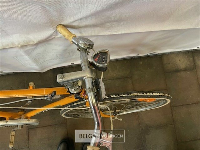 Klassieke fiets peugeot - afbeelding 2 van  4
