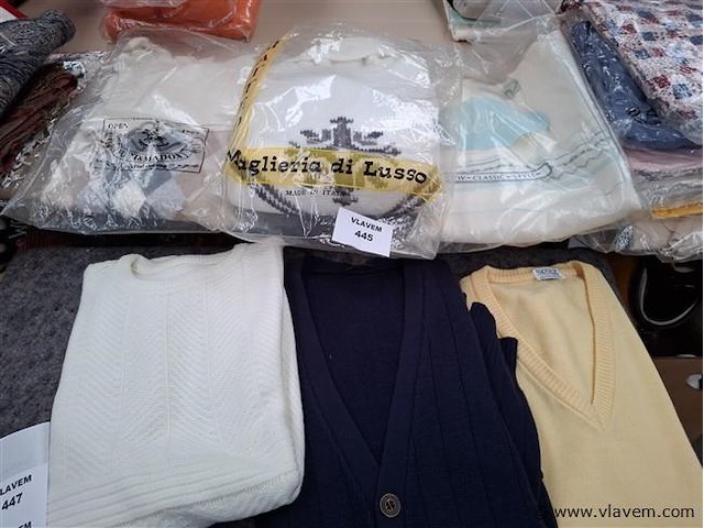 Kledij - afbeelding 1 van  3