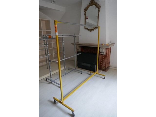 Kledijrek gele kleur - afbeelding 2 van  3