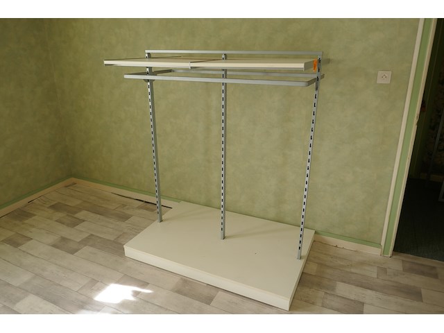 Kledijrek met legbord - afbeelding 1 van  4