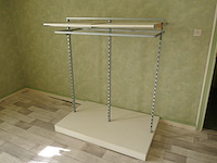 Kledijrek met legbord - afbeelding 1 van  4