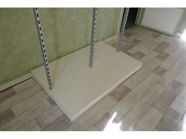 Kledijrek met legbord - afbeelding 4 van  4