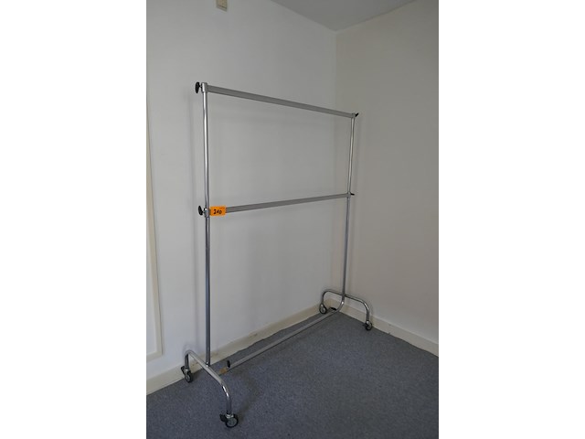 Kledijrek - afbeelding 1 van  3