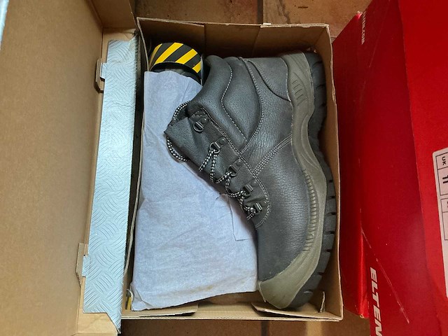 Kleding, schoenen, accessoires (8x) - afbeelding 5 van  5