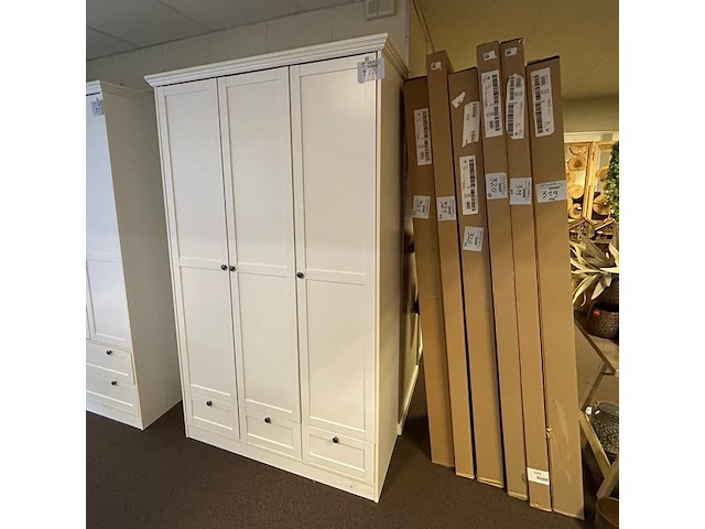 Kledingkast - afbeelding 1 van  6