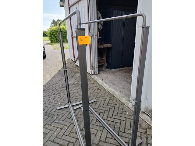 Kledingrek - afbeelding 1 van  1