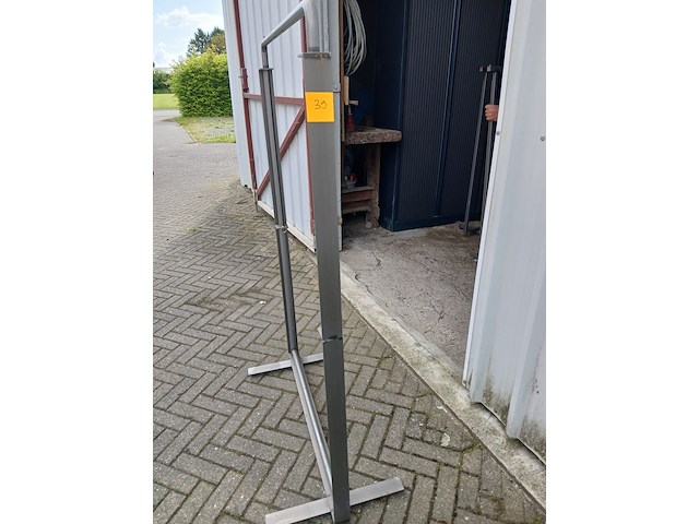 Kledingrek - afbeelding 1 van  1