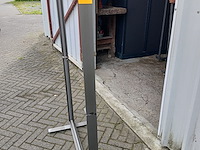 Kledingrek - afbeelding 1 van  1