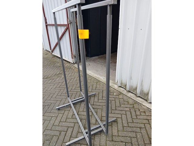 Kledingrek - afbeelding 1 van  1