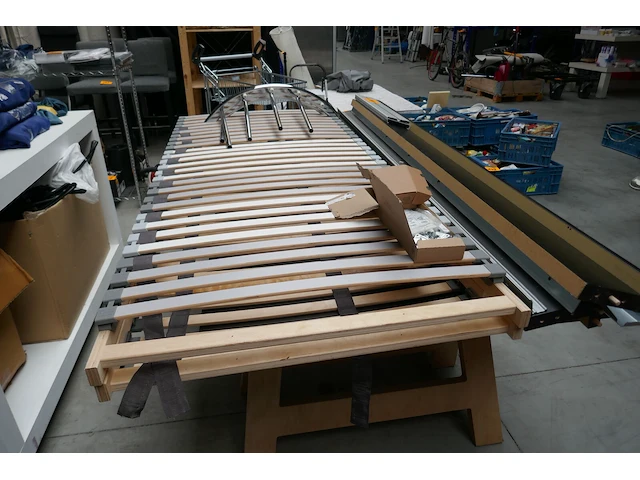 Kleerkast + vouwbed + bed - afbeelding 5 van  8