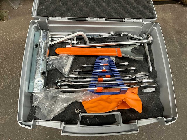 Klein handgereedschap in koffer - afbeelding 1 van  2