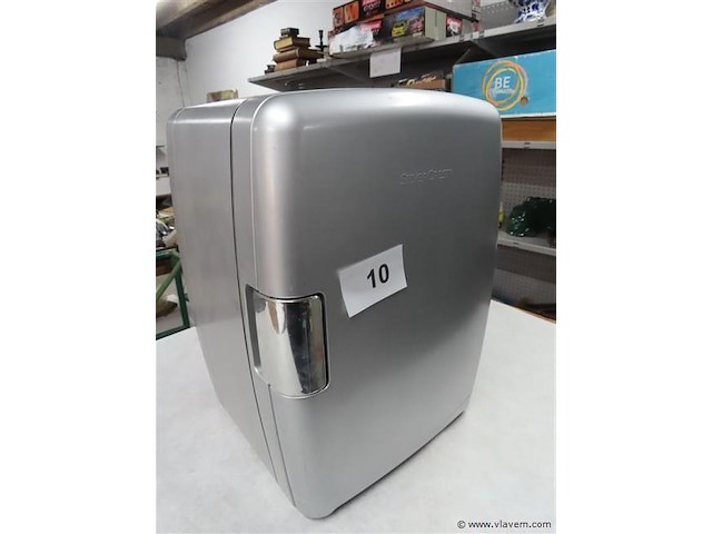 Klein ijskastje met 12v aansluiting en netstroom - afbeelding 1 van  3