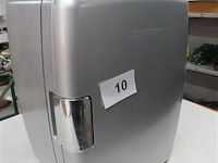 Klein ijskastje met 12v aansluiting en netstroom