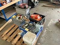 Klein magazijnrek met inhoud - afbeelding 4 van  4