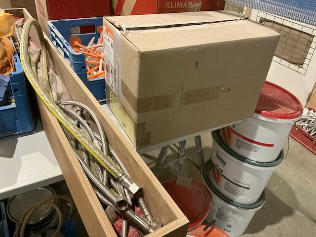 Klein partij diverse aannemersmaterialen - afbeelding 7 van  8