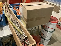 Klein partij diverse aannemersmaterialen - afbeelding 7 van  8