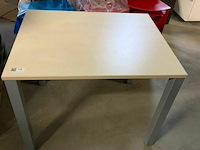 Kleine bureel tafel in de hoogte verstelbaar - afbeelding 1 van  1